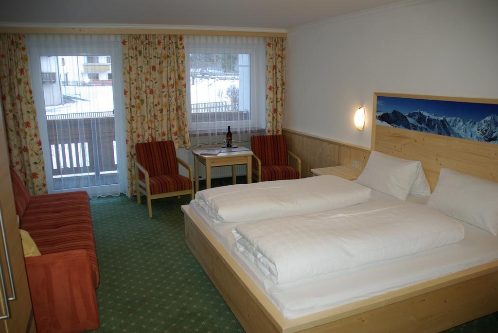 Alpenhof Pension-Garni Наудерс Экстерьер фото